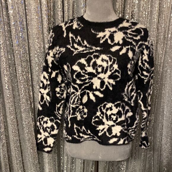 Rachel Zoe Floral Black and White Sweater - Picture 1 of 7